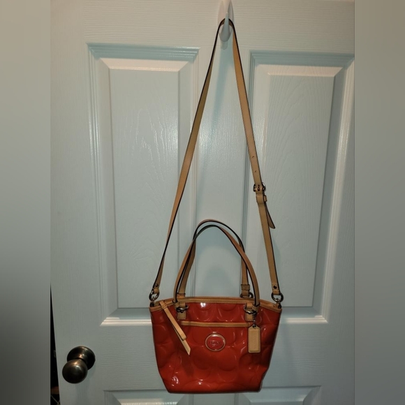 Coach patent leather crossbody/shoulder bag - Picture 14 of 16